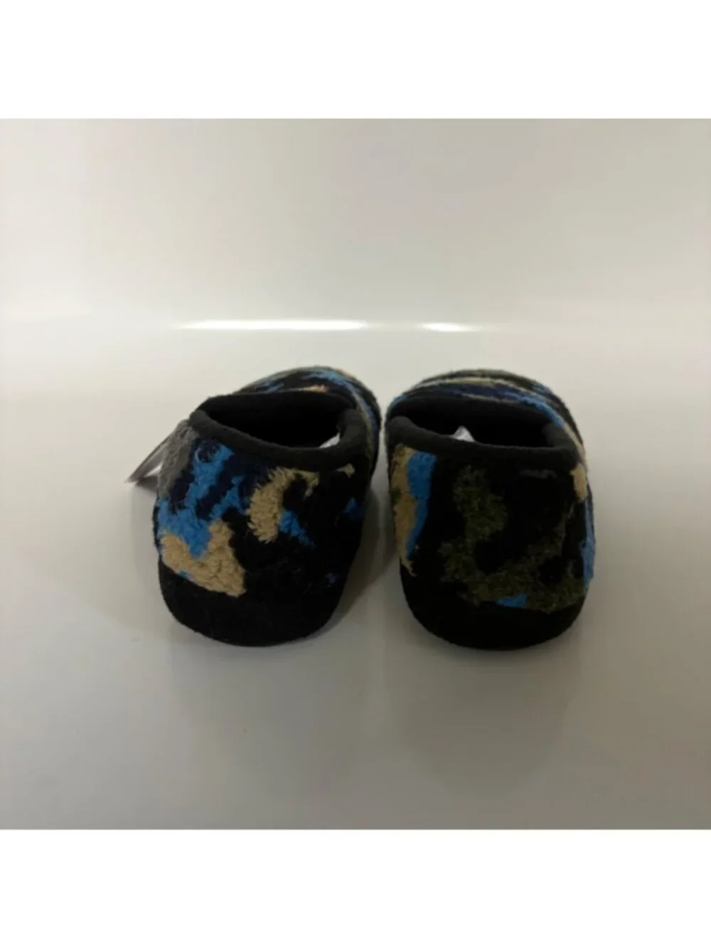 Wonder Nation BYB Black Blue Camo Fuzzy Slippers Boys Size 6 Slip On NEW